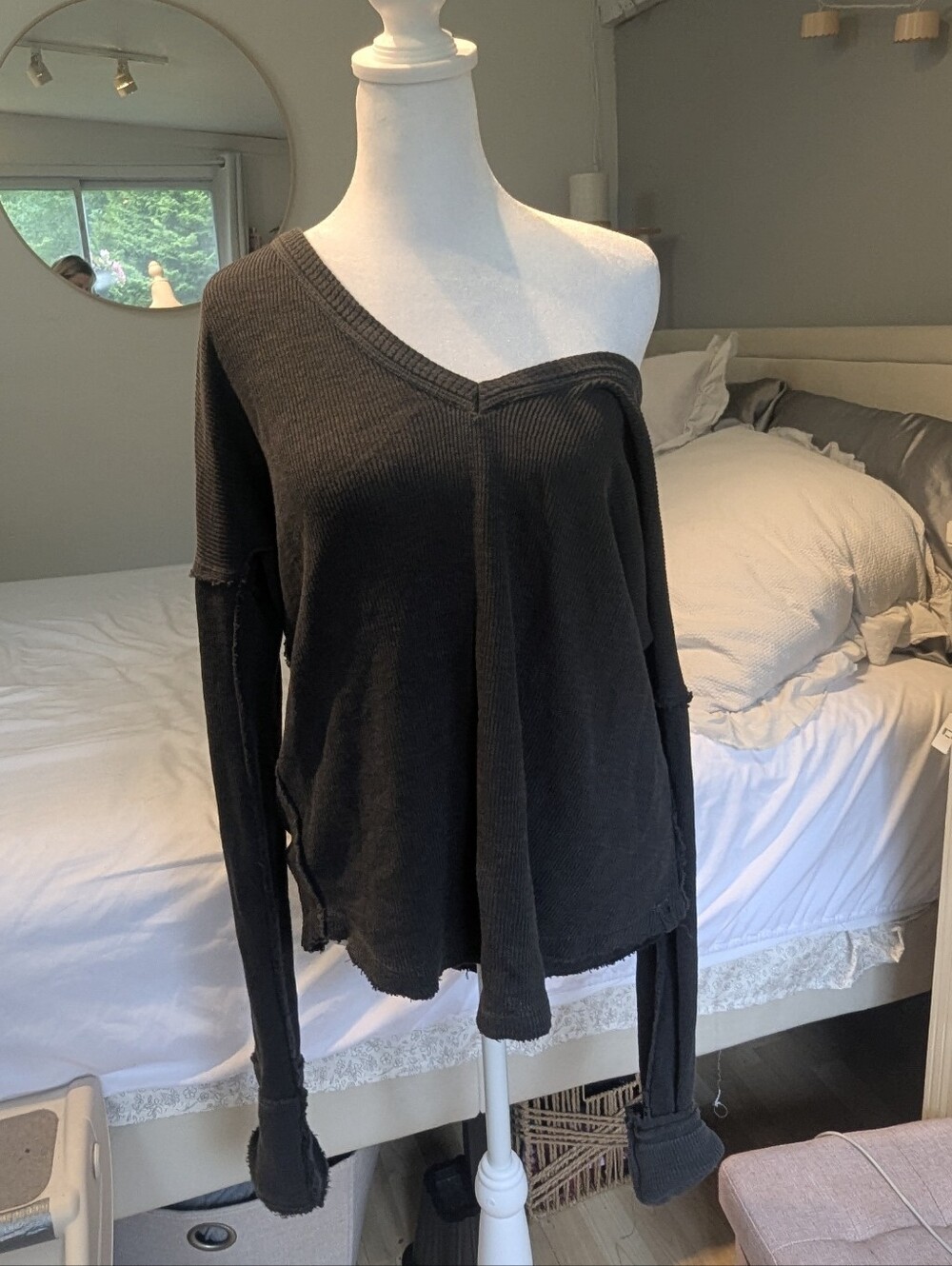 Free People We The Free Gray Distressed V‑Neck Thermal Off Shoulder Sweatshirt L - Picture 2 of 7